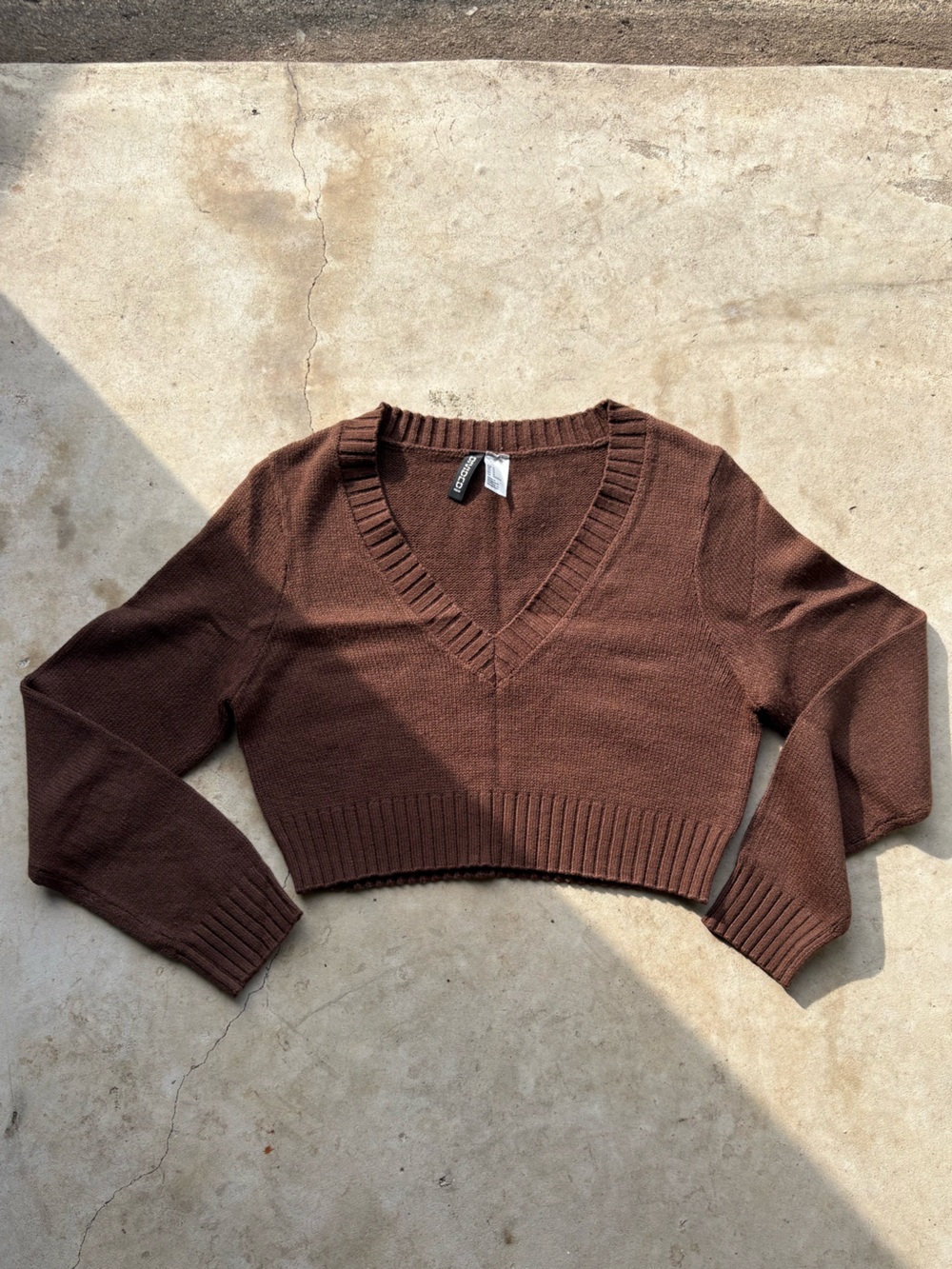 H&M Brown Cropped V-Neck Sweater